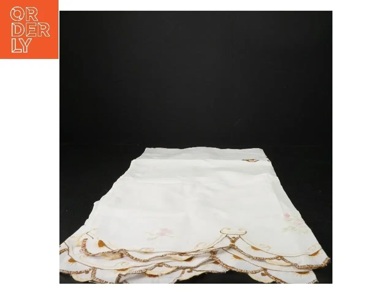 Billede 1 - Broderet dug (str. 50 x 130 cm)