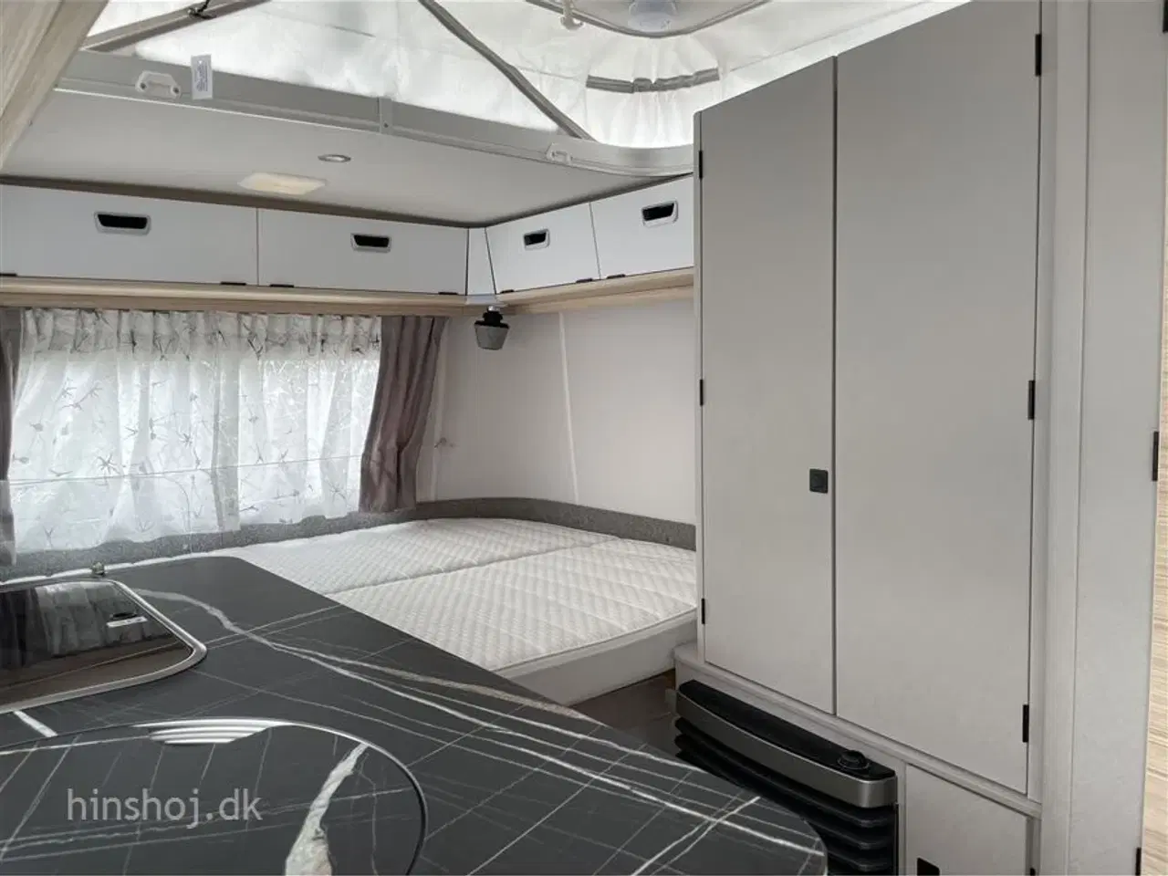 Billede 6 - 2023 - Eriba Touring 530 Urban   Super smart hævetagsvogn fra Hinshøj Caravan