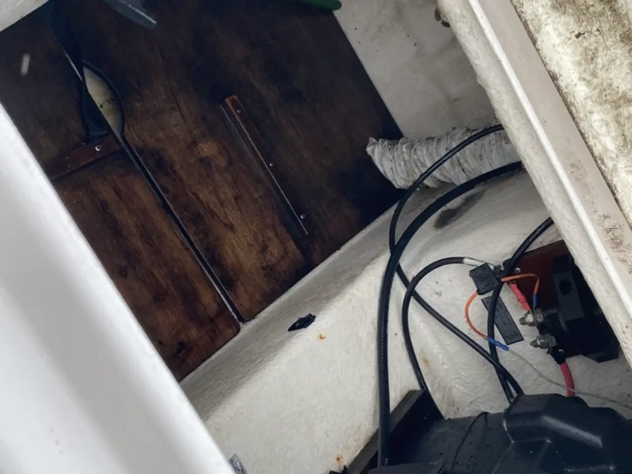 Billede 7 - Styrepultjolle Uttern 51A påhængsmotor Mercury EFI