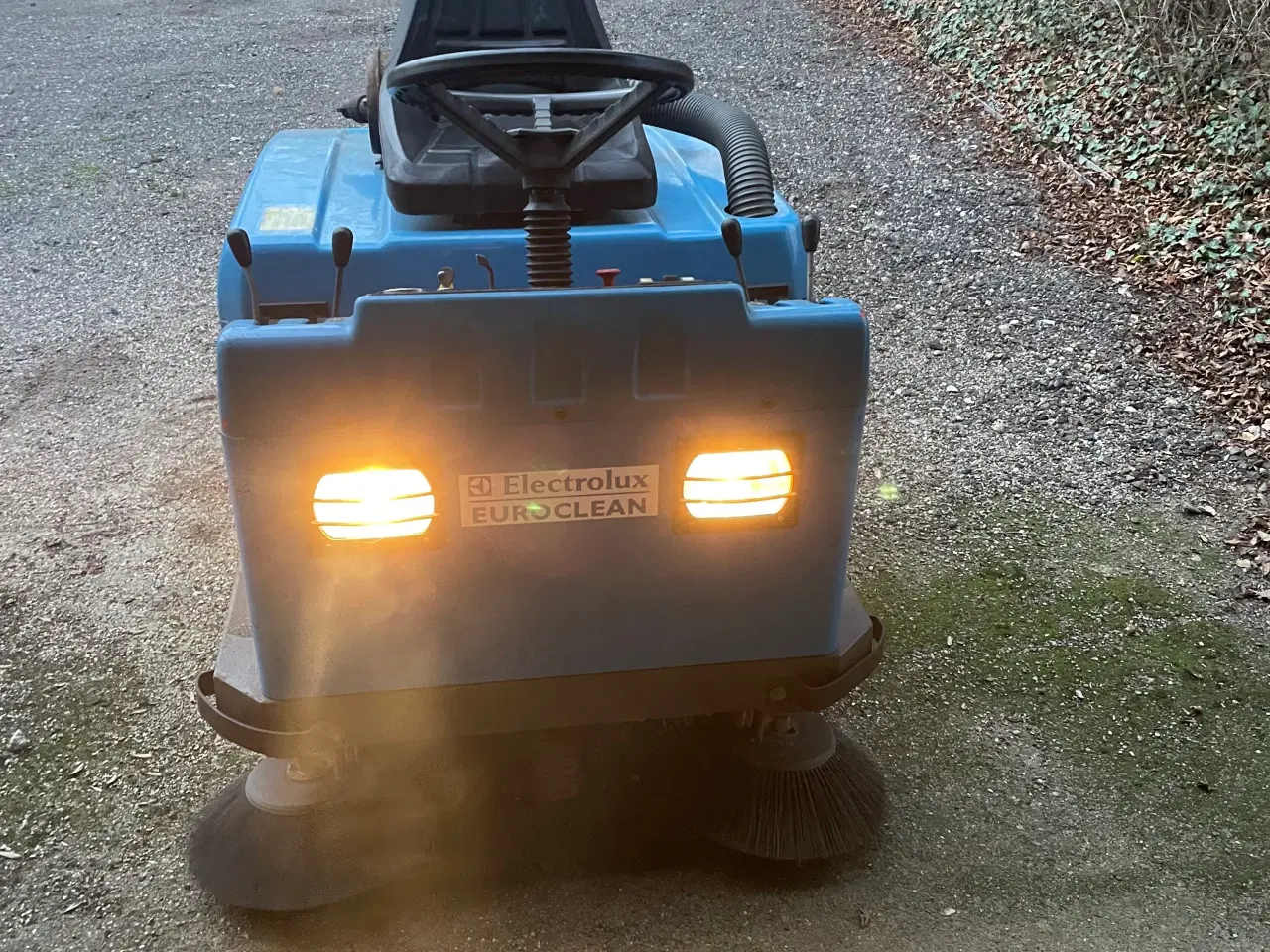 Billede 7 - Ride on fejemaskine