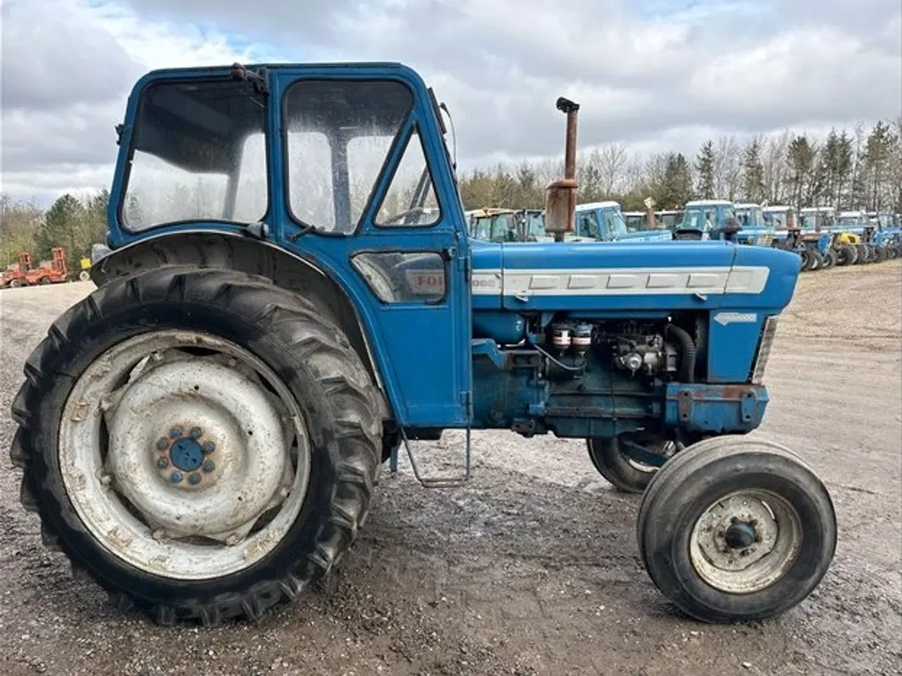 Billede 1 - Ford 5000 Førerhus Runde Skærme Købes