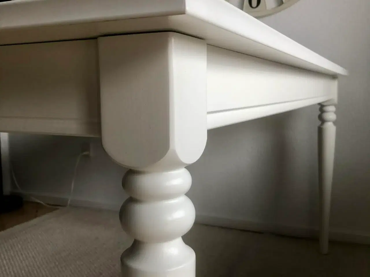 Billede 3 - Hvid bord med udtræk