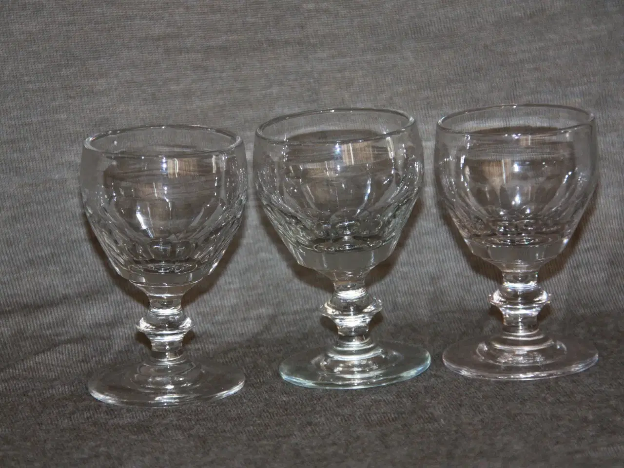 Billede 1 - Gamle tøndeglas / barilglas med slibninger Kastrup