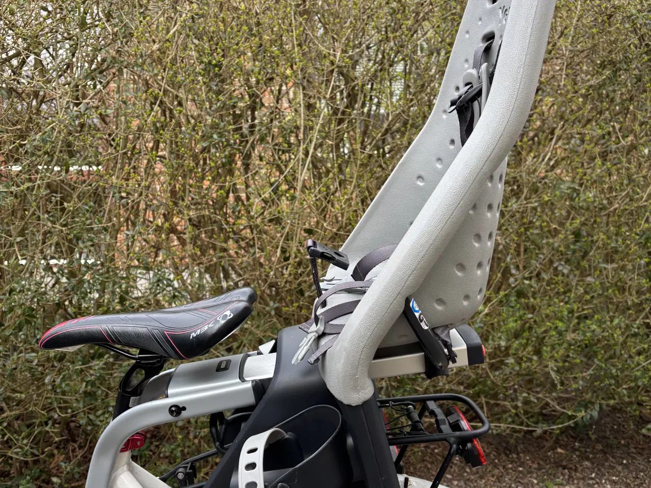 Billede 2 - Thule Yepp Barnestol med montagebeslag