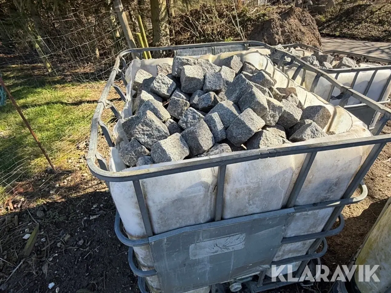 Billede 10 - Palletank med chaussésten 3 styk