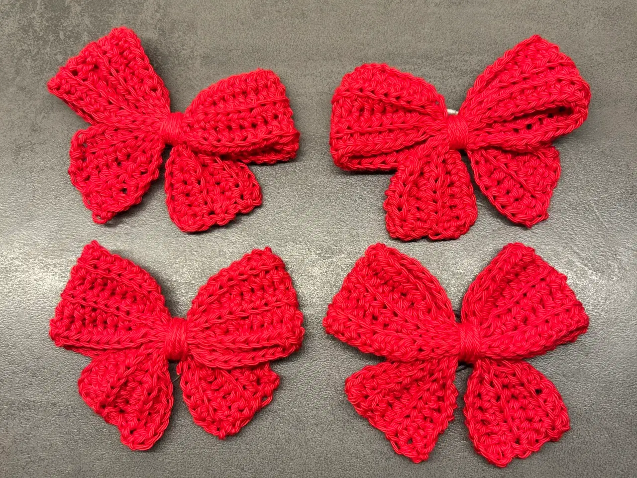 Billede 2 - Hæklede julesløjfer i bomuld