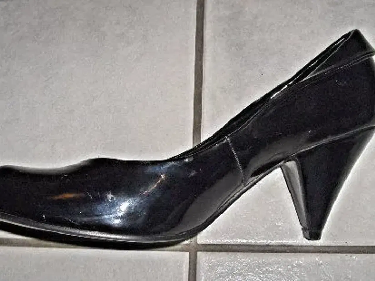 Billede 2 - Elegante Sorte Heels / Stilletter Nye