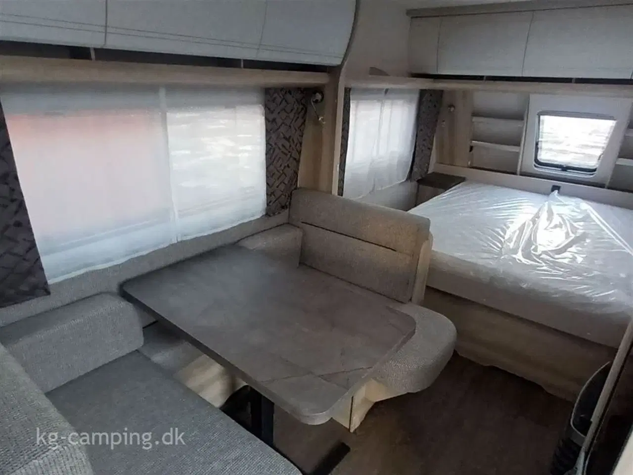 Billede 5 - 2025 - Hobby De Luxe 460 SFf   Populær rejsevogn med fritstående dobbeltseng. Kan opvejes til 1.500 KG.