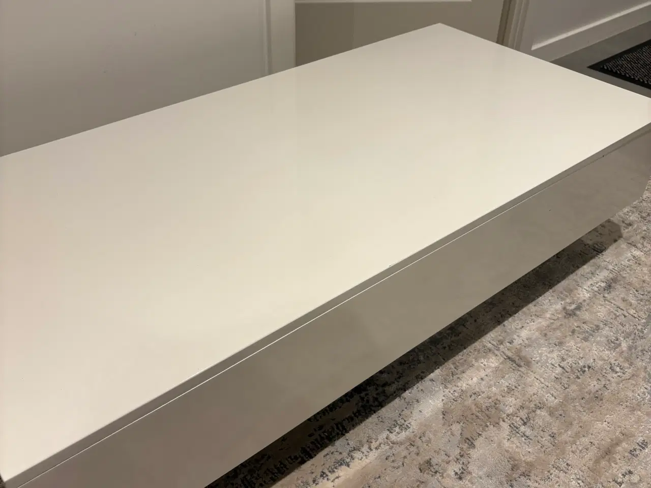 Billede 2 - Sofabord i hvid højglans