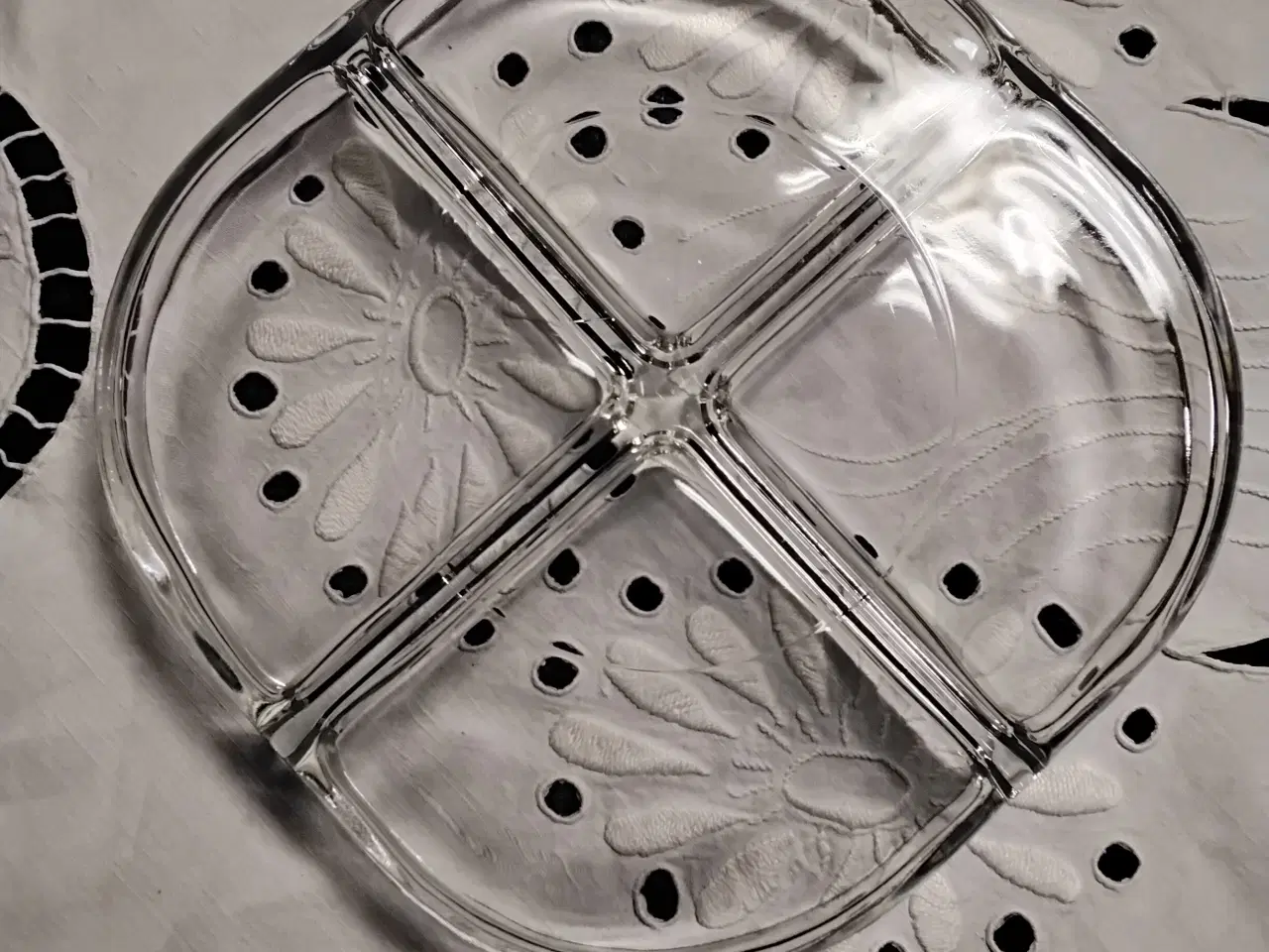 Billede 2 - Cabaretfad / rumopdelt fad i klar glas - ø 23,5cm