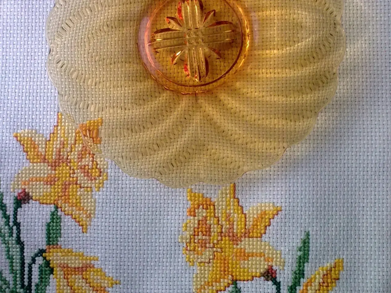 Billede 1 - Flower Power Påske Danske korssting & farvet glas