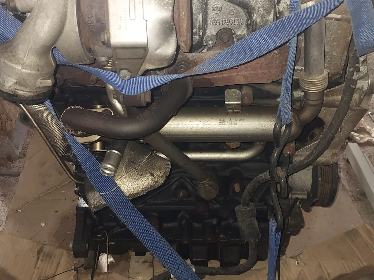 Billede 4 - VW motor 1,9 TDI fra Turan DEFEKT