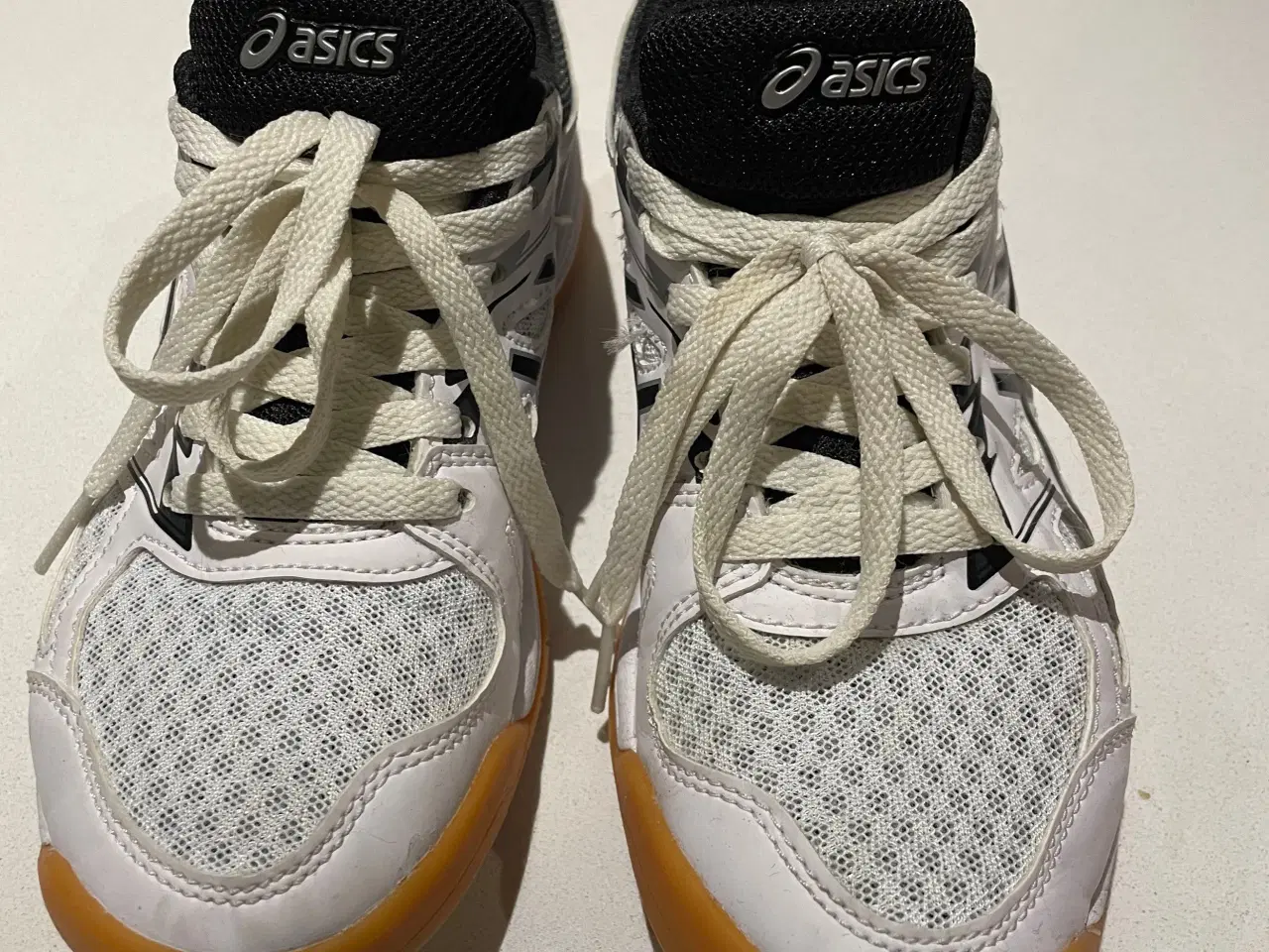 Billede 1 - Asics Håndboldsko str. 32,5 og 34,5