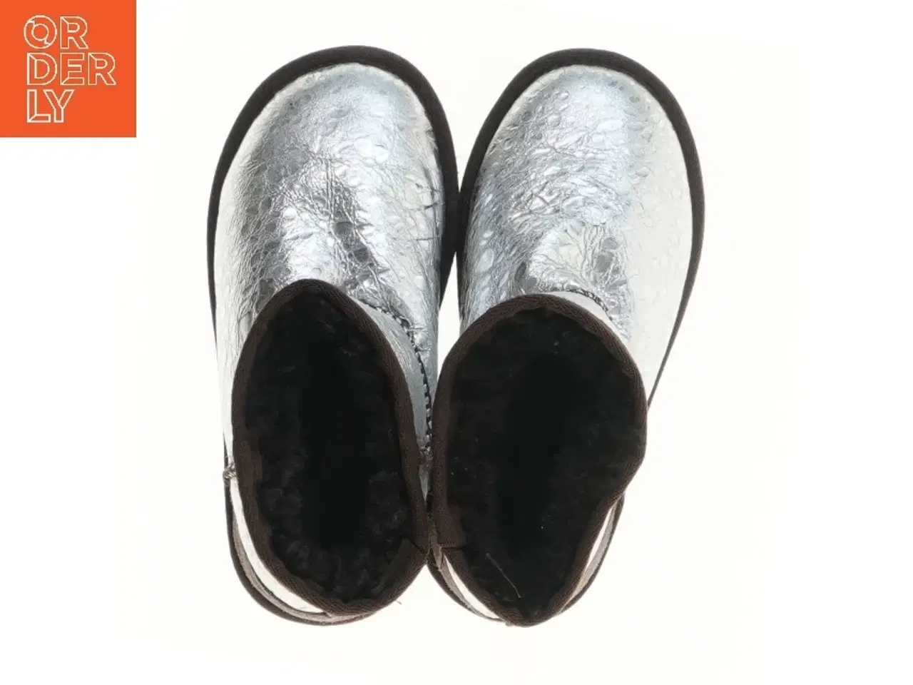 Billede 2 - Sølvfarvede støvler med pelsfor (str. fod 22 cm)