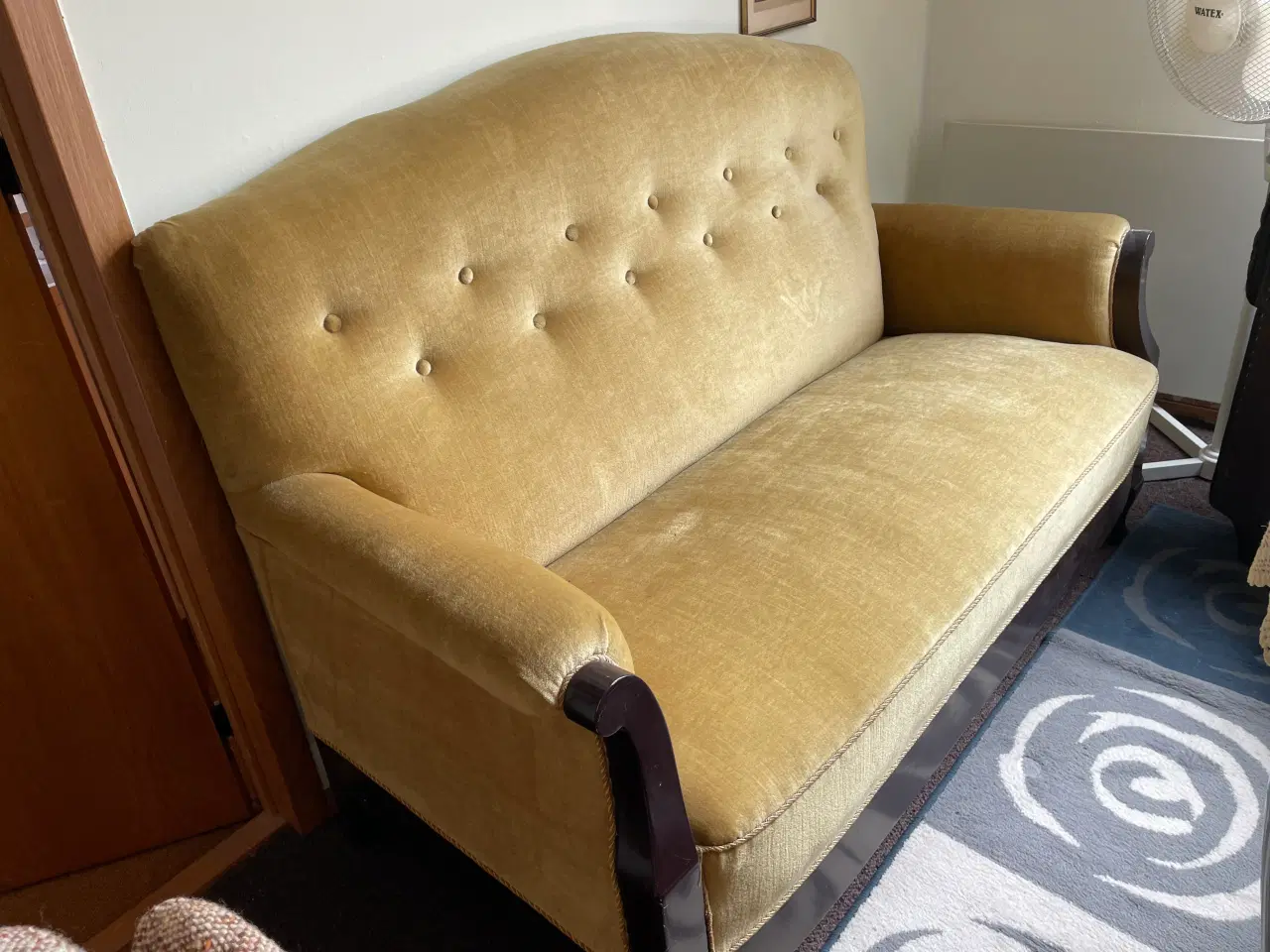 Billede 1 - Møbelsæt med sofa, lænestol, 4 stole, rundt bord 