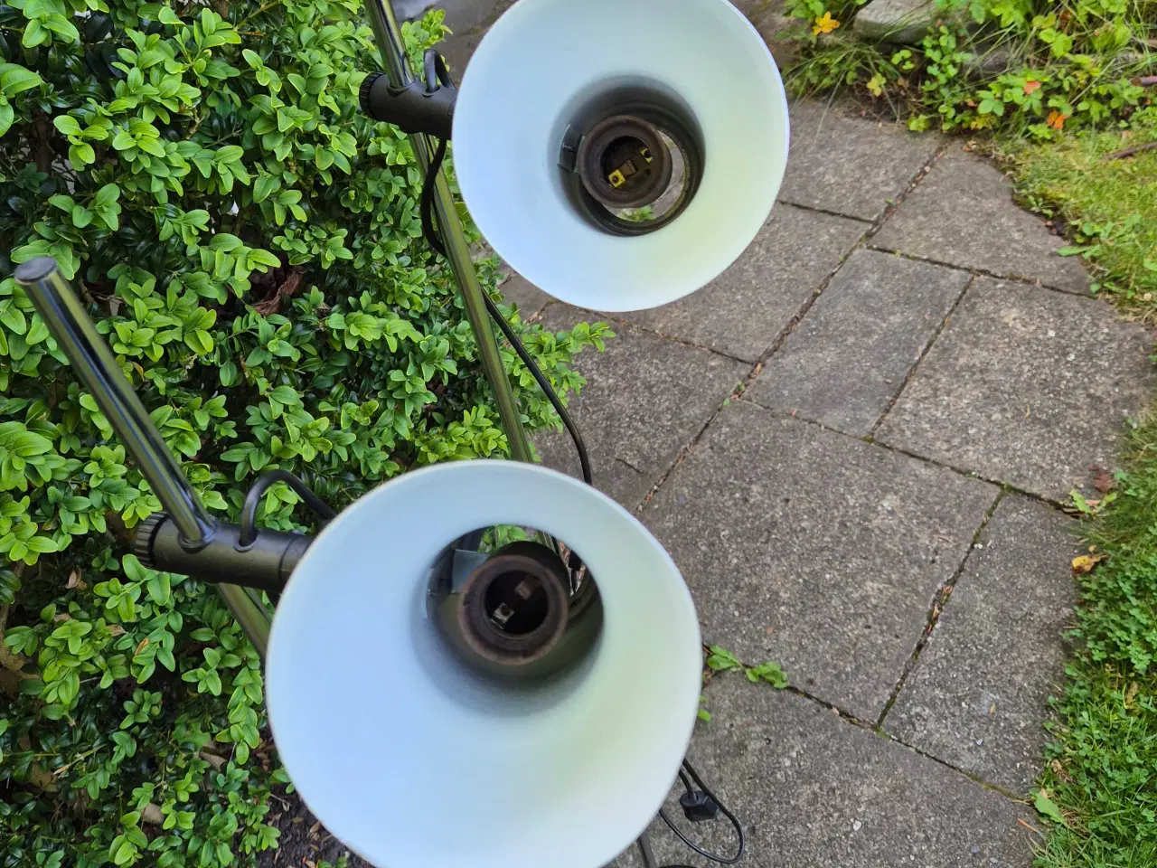 Billede 10 - To ens retrogulvlamper i sort