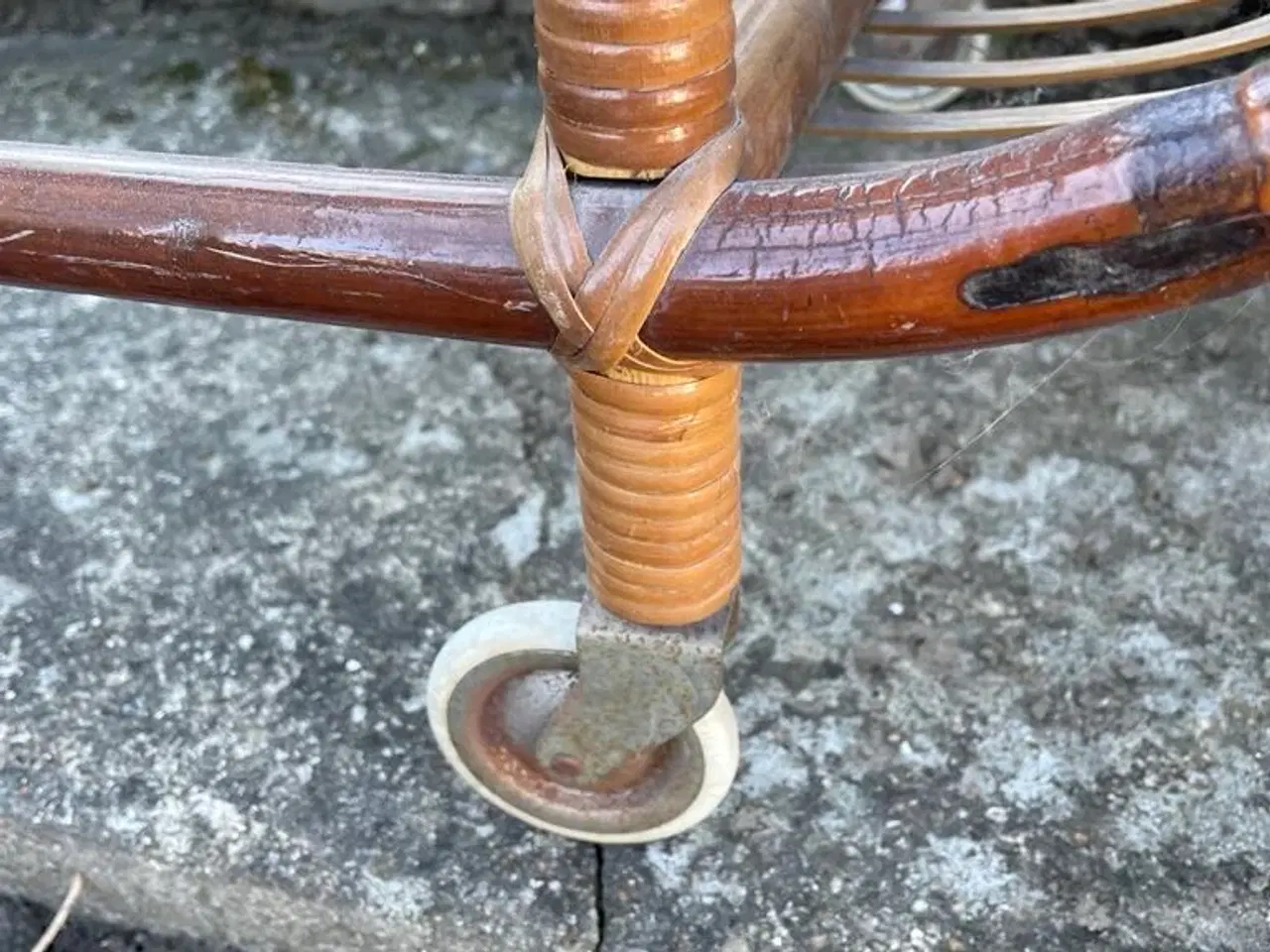 Billede 6 - Eksklusivt Vintage Barbord i Mørk Bambus & Råglas