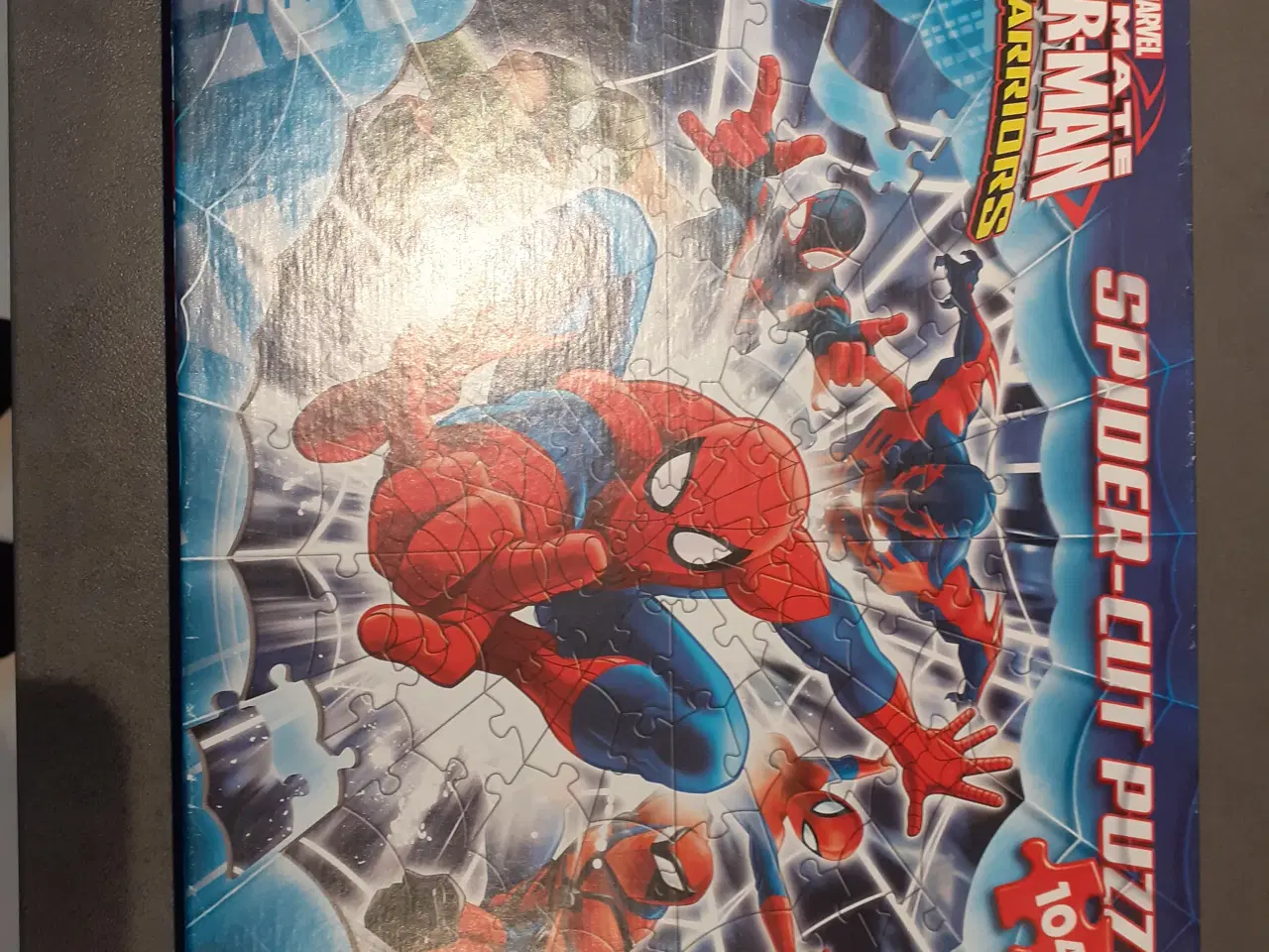 Billede 1 - Spiderman puslespil 104 brikker