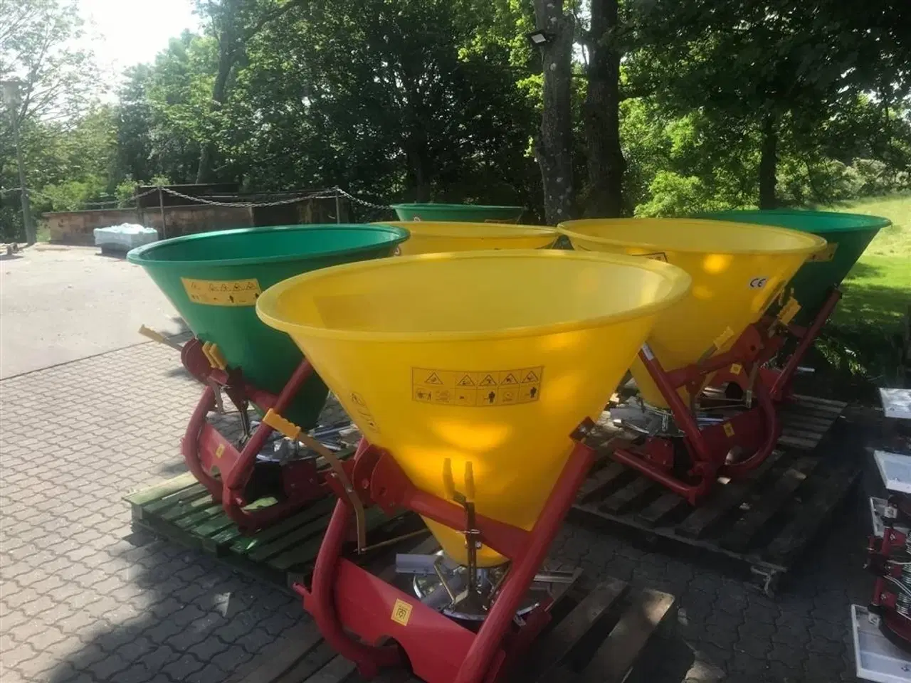 Billede 2 - GRASS-ROL Gødningsspreder 300 liter polsk