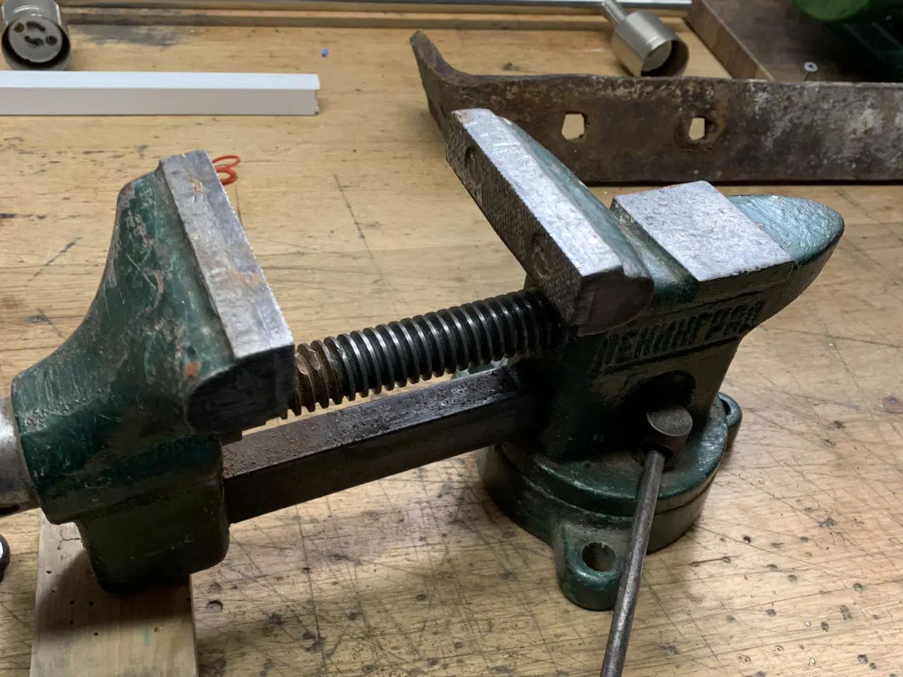 Billede 4 - Skruestik med drejefunktion