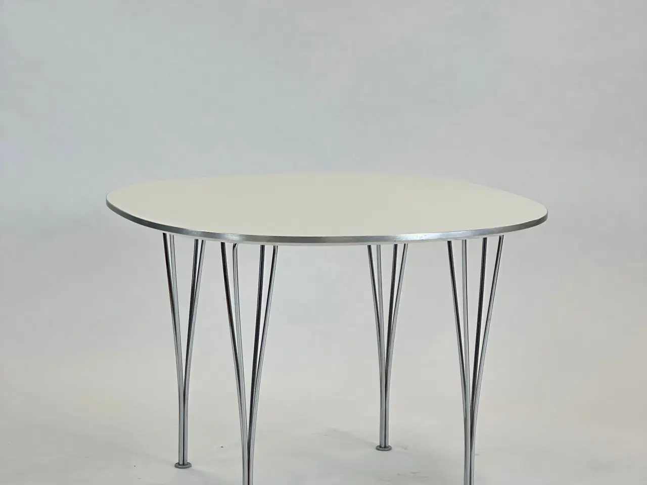 Billede 1 - Cirkulært bord - Fritz Hansen