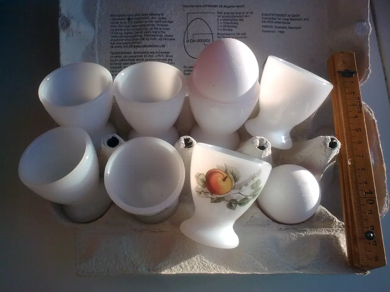 Billede 7 - Opal hvid glas æggebæger x 7 SAMLET m 2 æbler