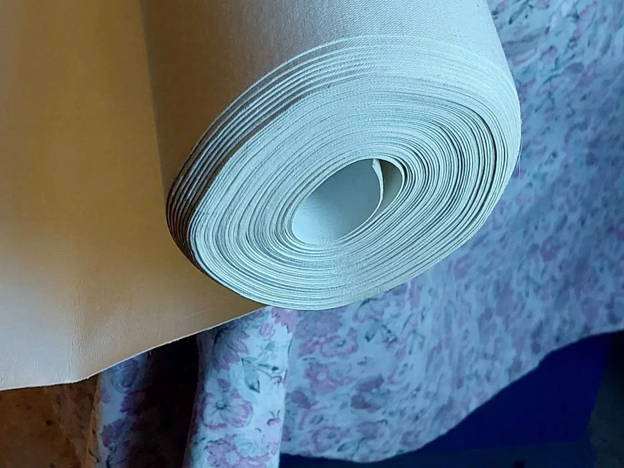 Billede 2 - Hvid kunst læder