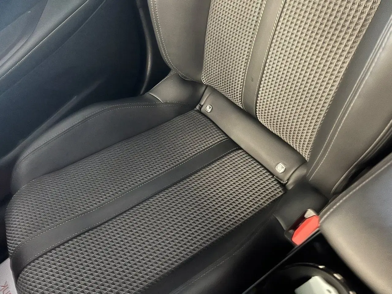 Billede 8 - Peugeot e-2008 50 GT Pack