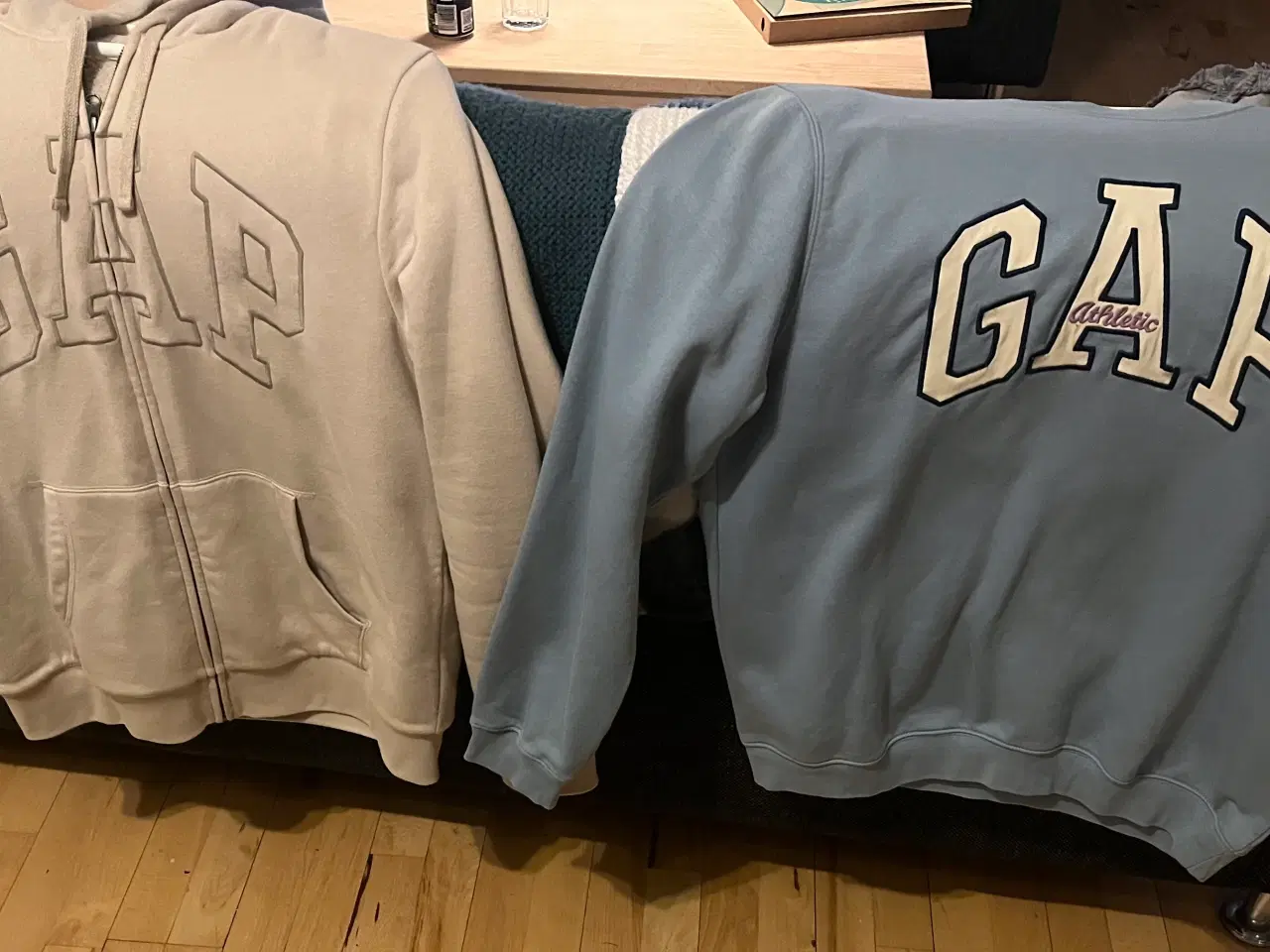 Billede 2 - 1 GAP cardigan og 1 GAP sweatshirt