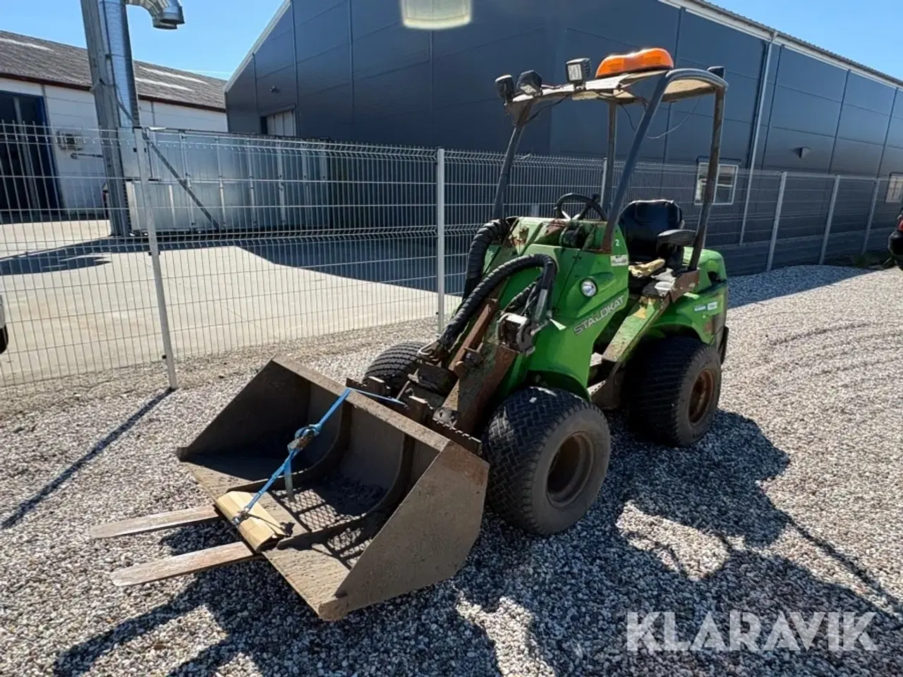 Billede 1 - Minilæsser Avant 365 staldkat med skovl og gafler