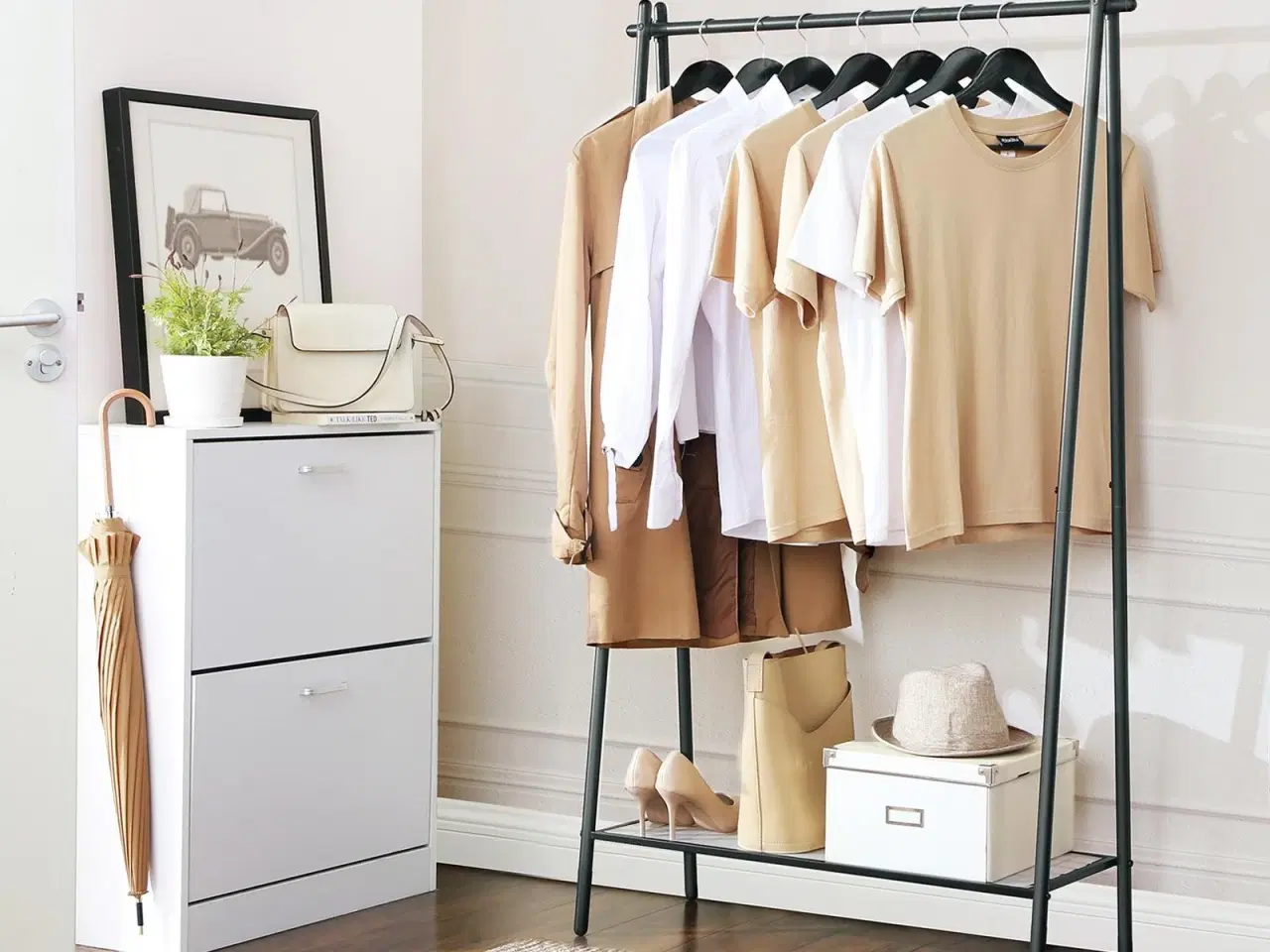 Billede 3 - Tøjstativ – SONGMICS, stål, med bøjlestang og bundhylde, 92,5 × 33,5 × 153 cm, mat sort (HSR23BK)