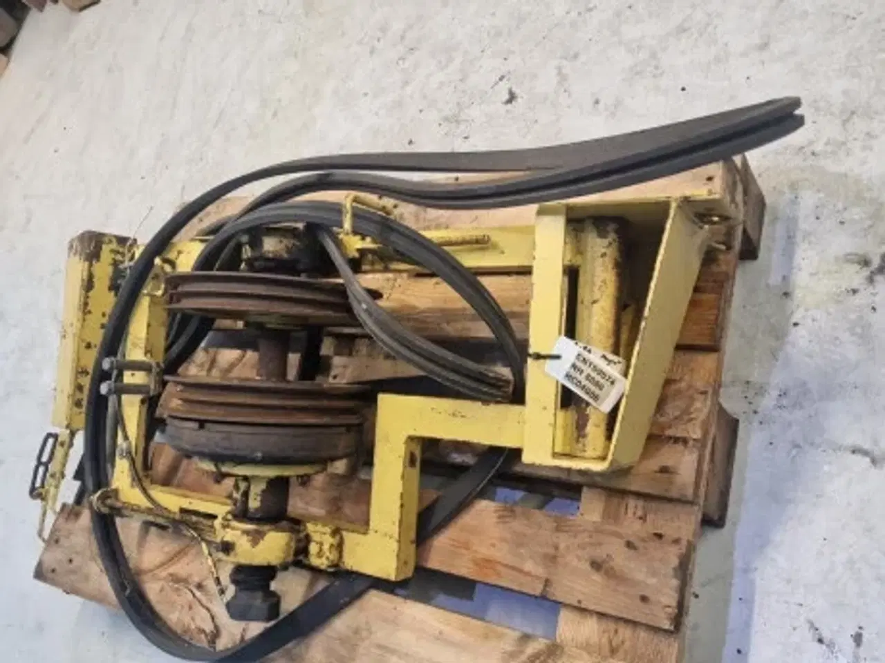 Billede 9 - New Holland 8080 Mellemtræk