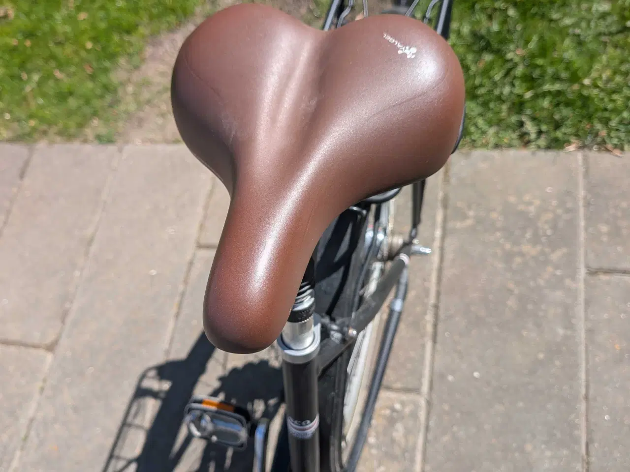 Billede 4 - Fin Sco damecykel med fast kurv