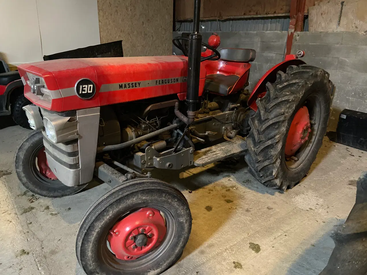 Billede 1 - MF 130 traktor