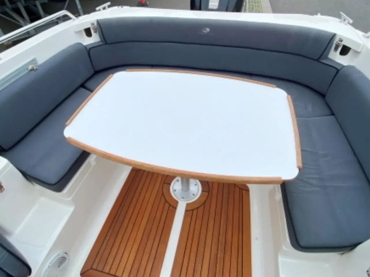 Billede 10 - 200 DC med 150 HK Suzuki-EFI 4 takt - udstyr