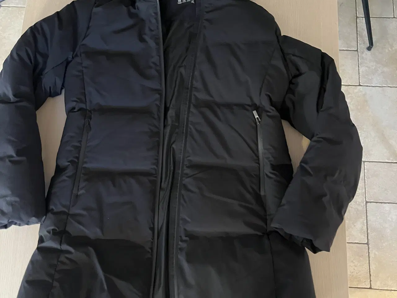 Billede 1 - Sort varm dunjakke