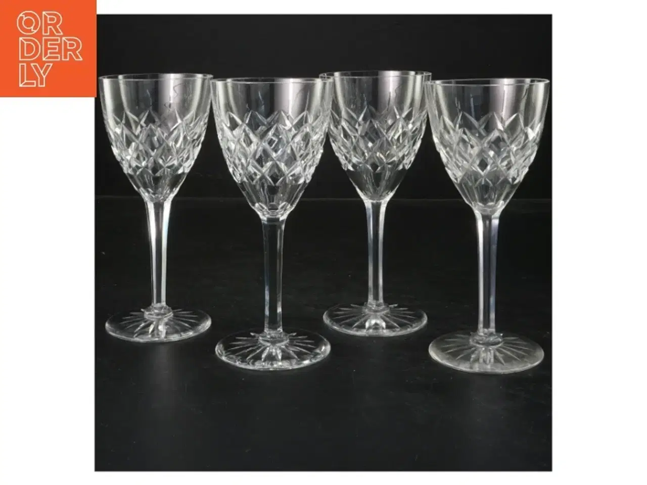 Billede 1 - Sæt med 4 krystalglas (str. 16 cm)