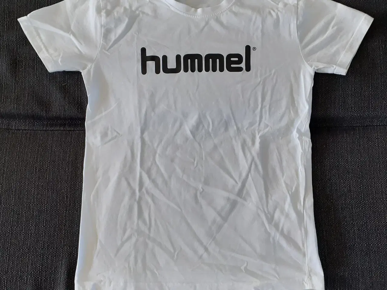 Billede 1 - Hummel T-shirt str 164