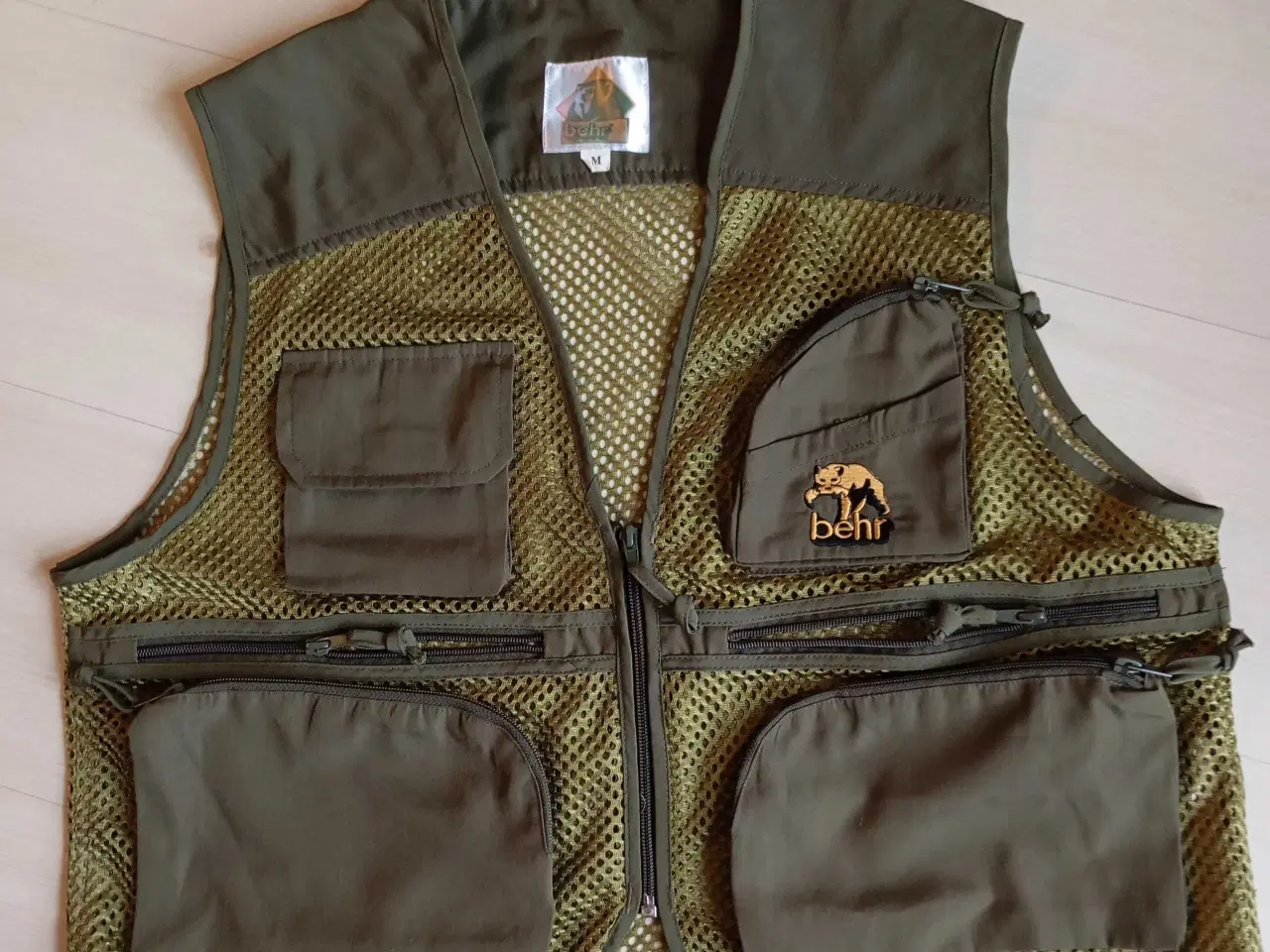 Billede 1 - Fiskevest med mange lommer. Str. M