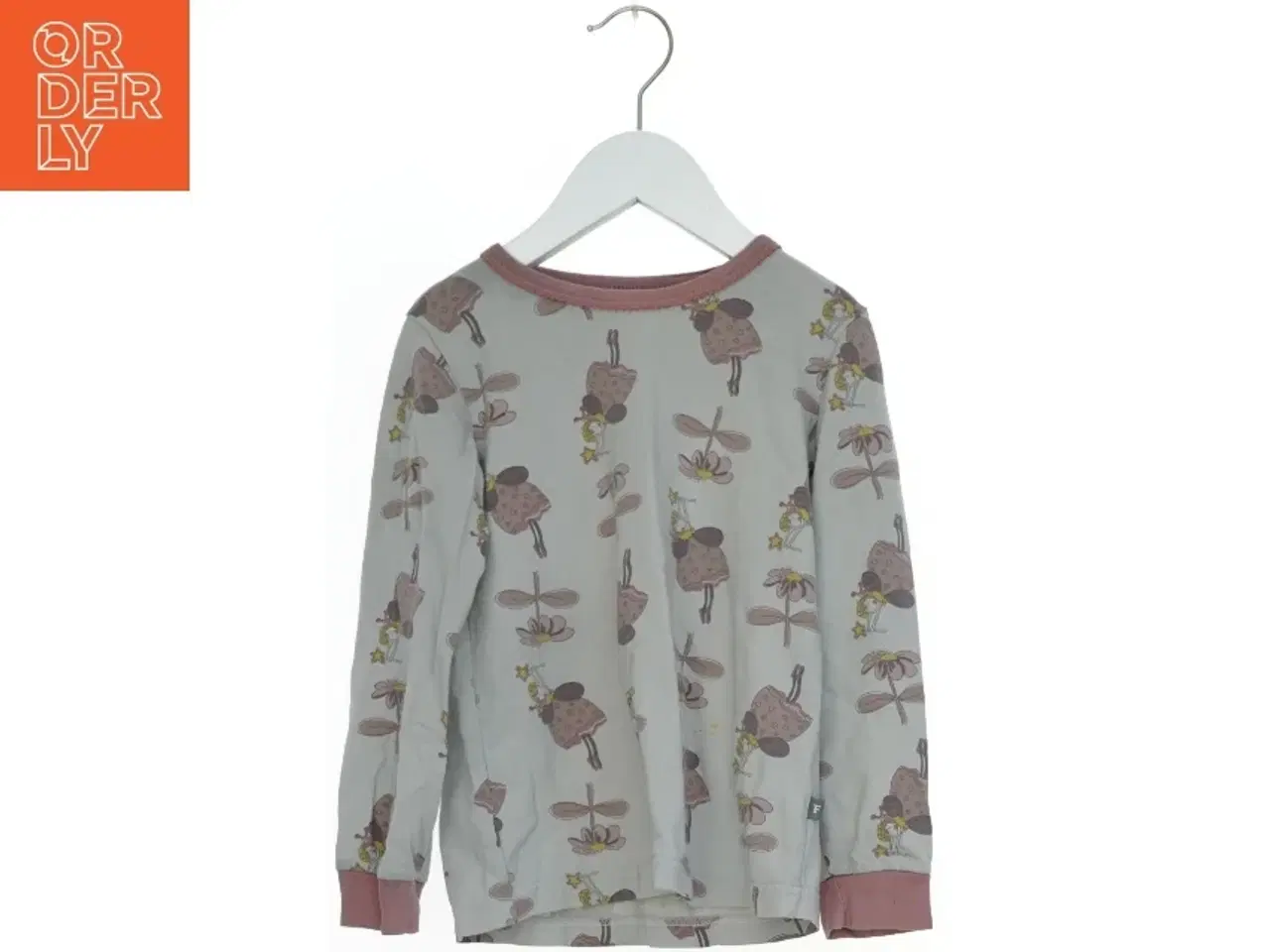 Billede 1 - Friends nattrøje str. 110 med mønster af feer