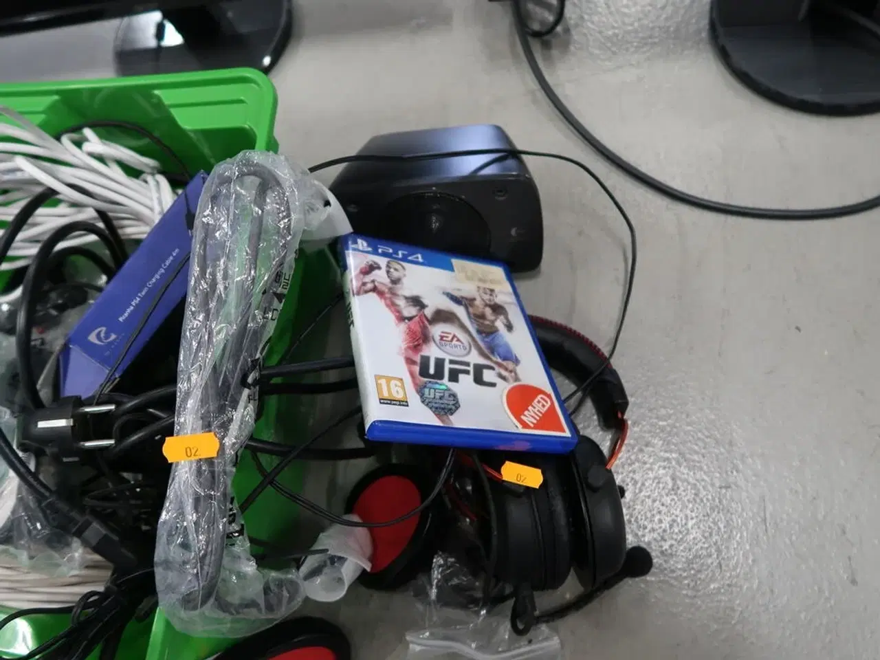 Billede 4 - 4 stk. computerskærme ACER K242HL, DELL m.fl. samt div. It-udstyr