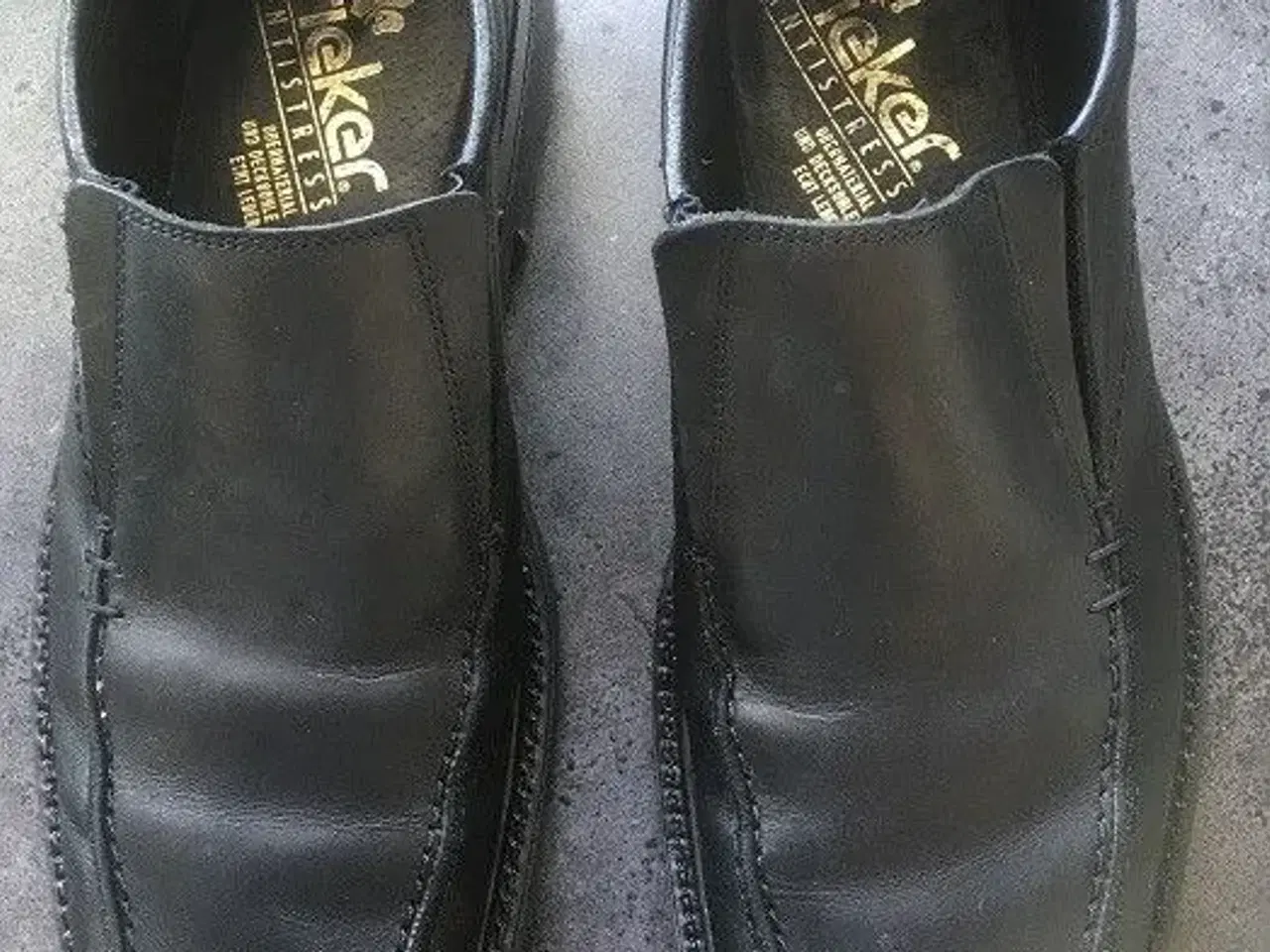 Billede 5 - Herre sko svarer til 42/43  Sort læder 