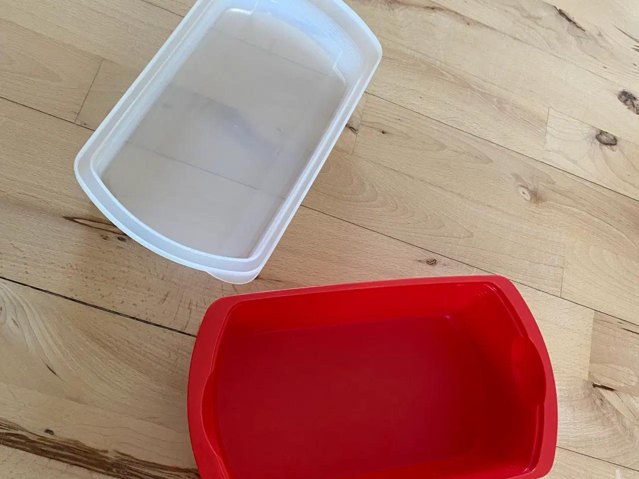 Billede 6 - Rød Tupperware beholder