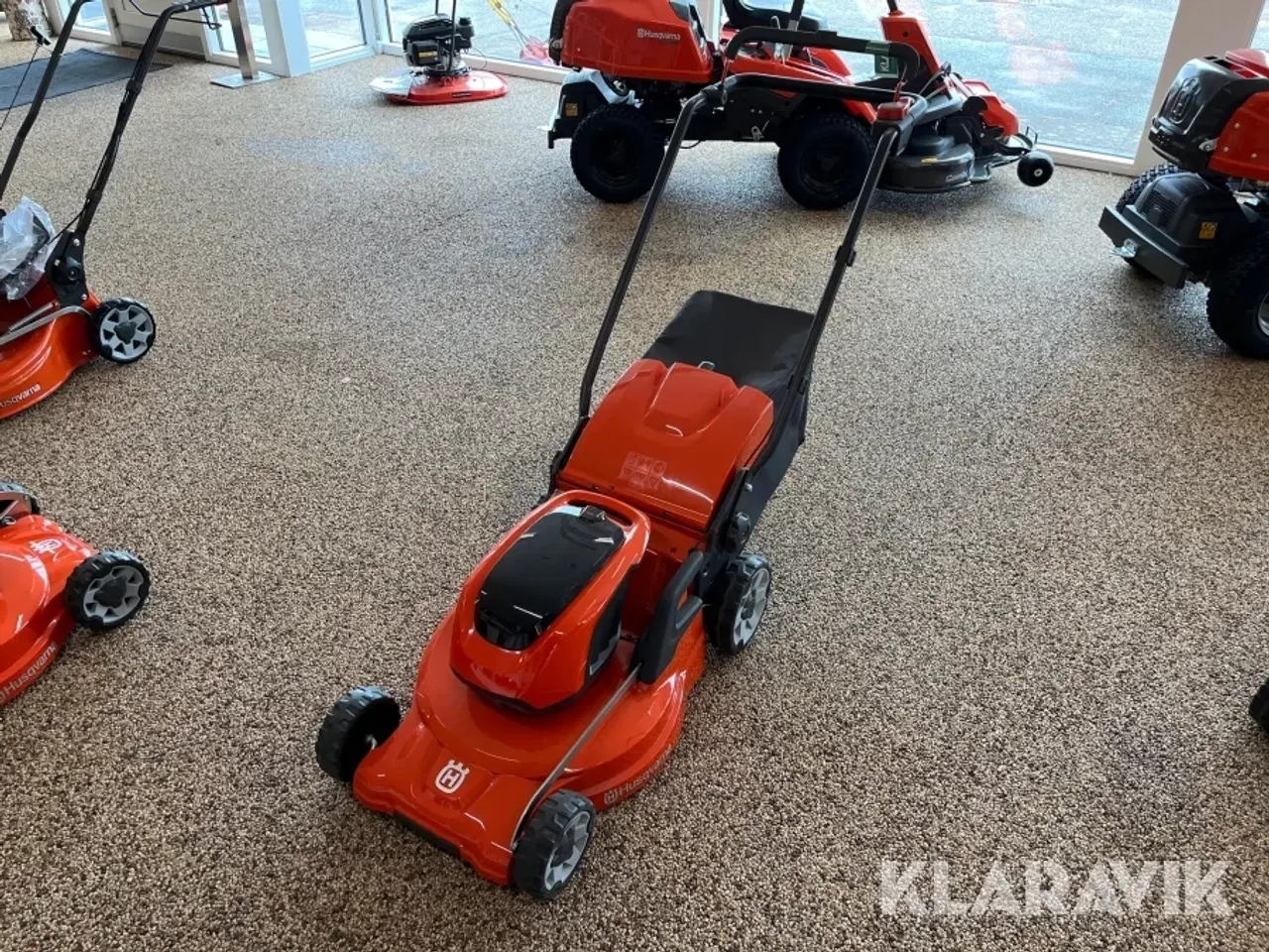Billede 1 - Græsslåmaskine Husqvarna LC 247i