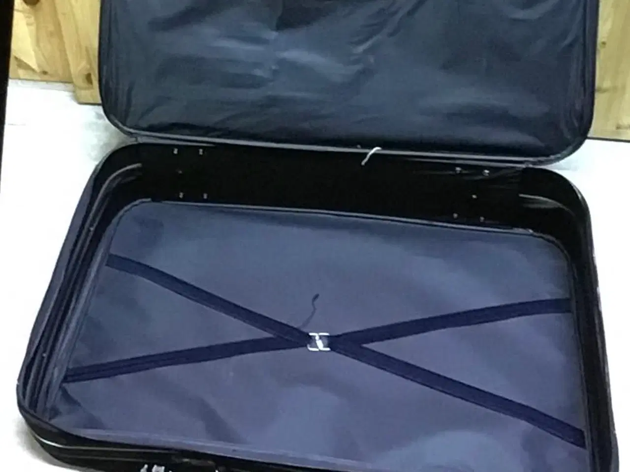 Billede 2 - Mørk blå og grøn kuffert