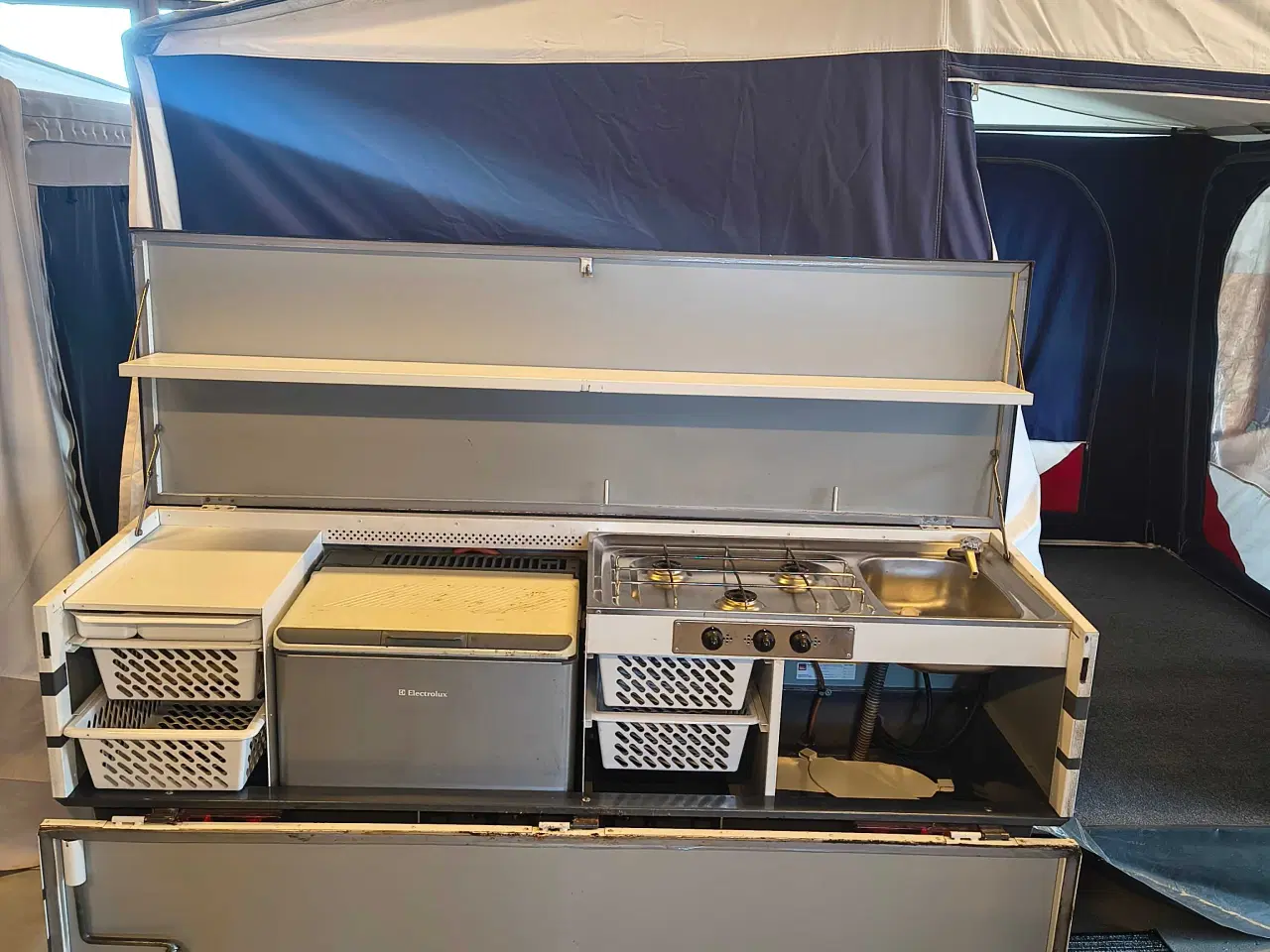 Billede 1 - Combi-camp Venezia med front box