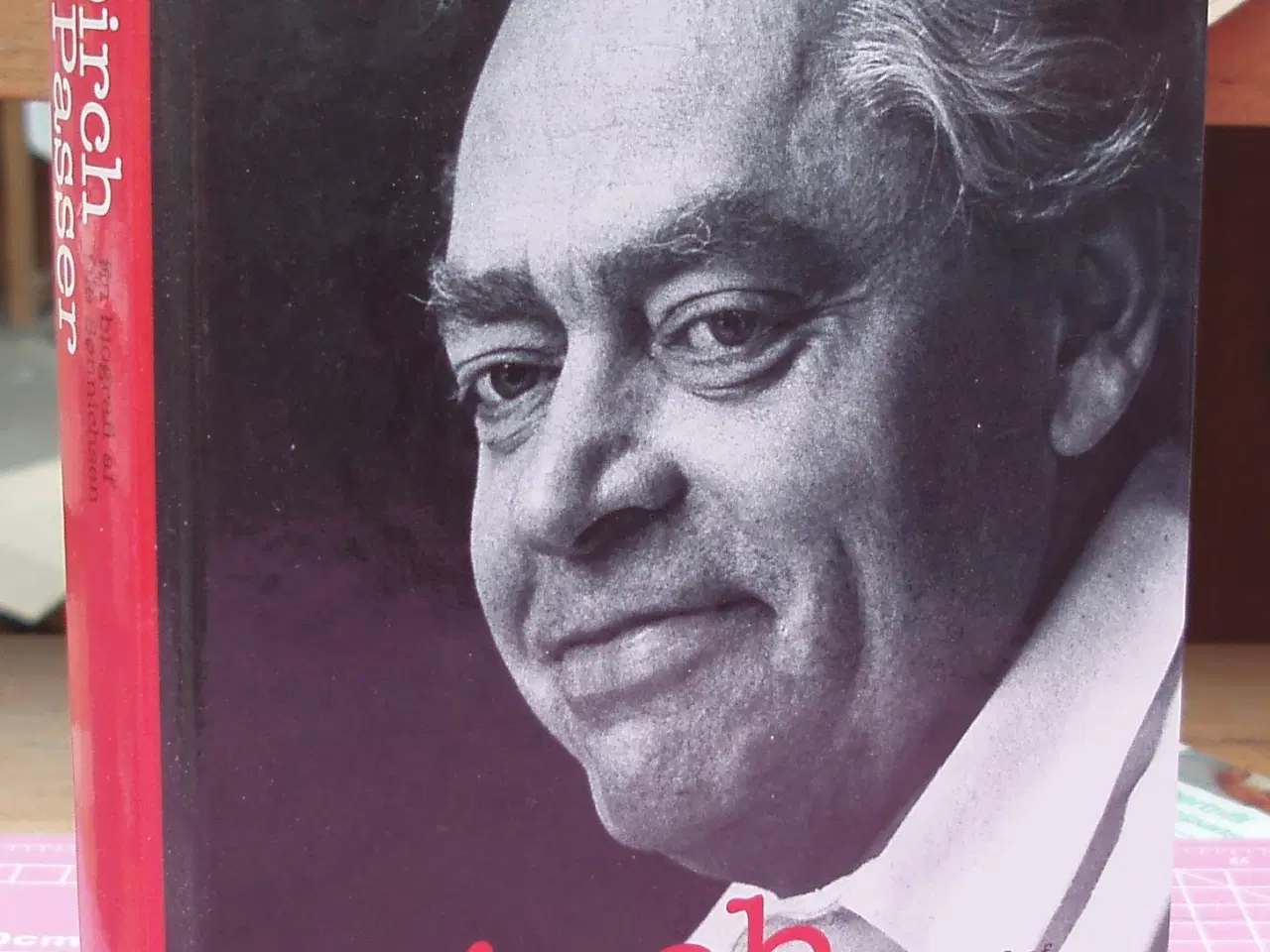 Billede 1 - Dirch Passer af Ole Sønnichsen