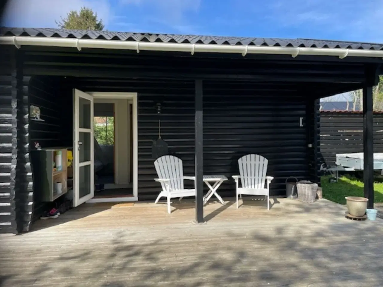 Billede 2 - Idyllisk og romantisk sommerhus i den gamle stil. Huset er beliggende p� lille og lukket vej ( 7 huse ) p� Sj�llands nordligste kyst