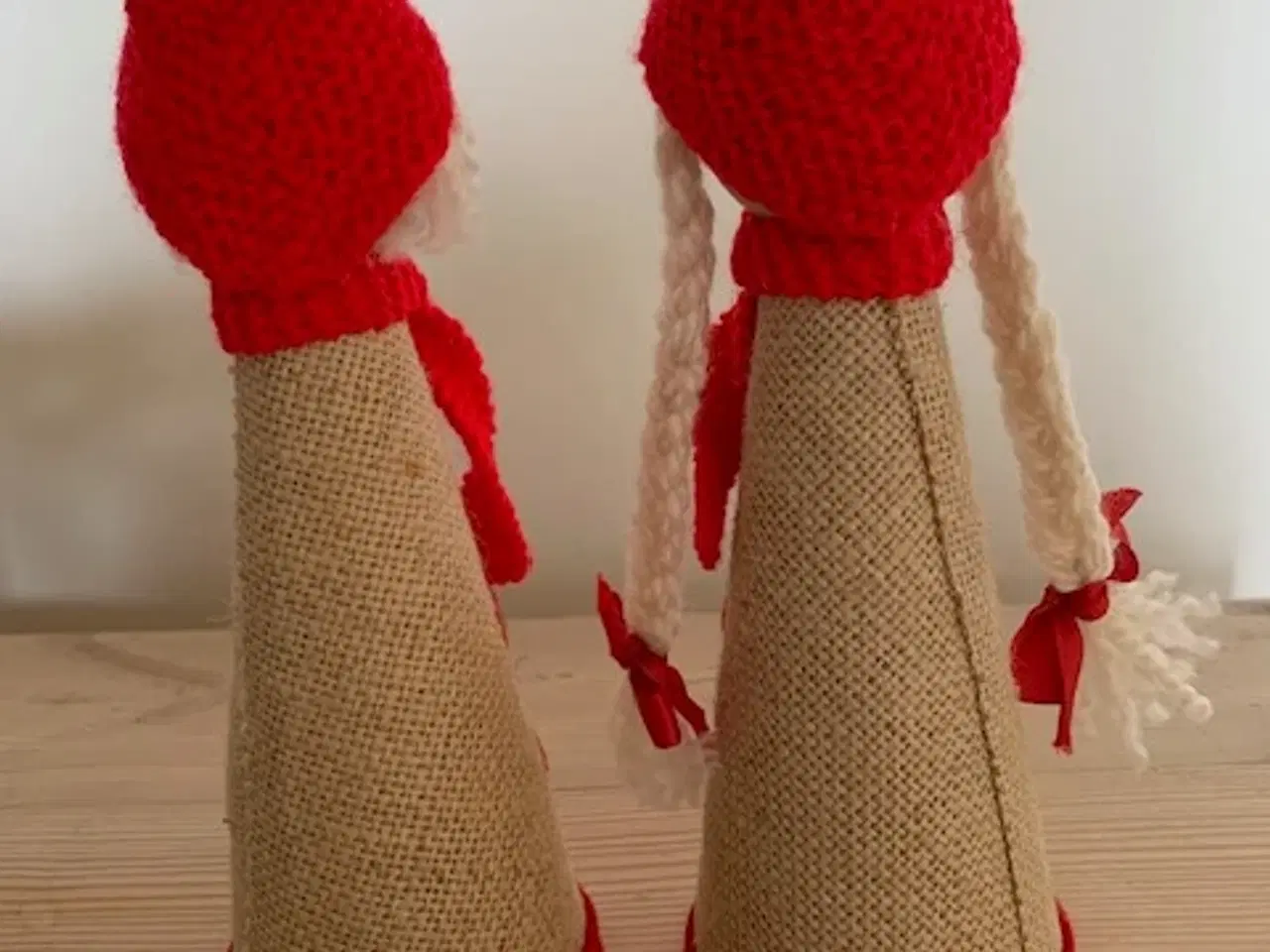 Billede 3 - Nissepar - retro nisser - hjemmefremstillet