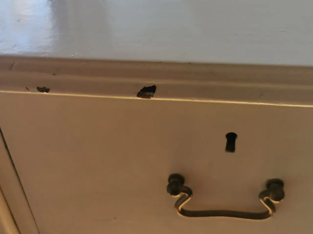 Billede 8 - Sjovt gammelt skrivebord med hylde på bagsiden